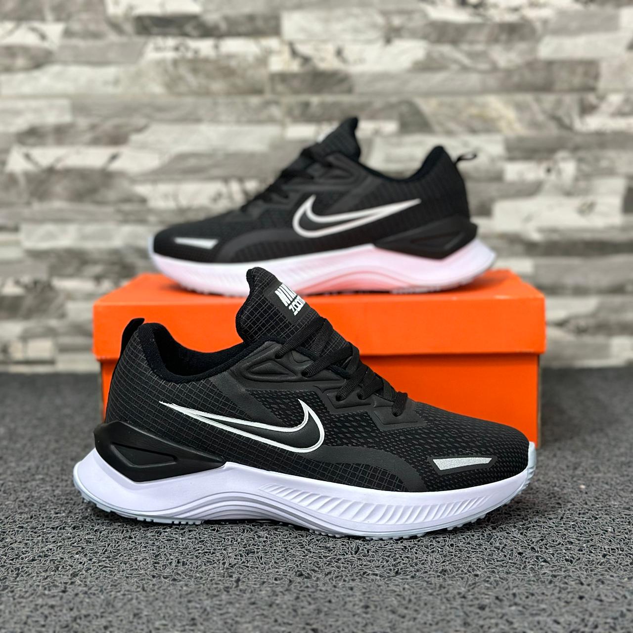 Tenis Nike Zoom X Masculino - Running con Tecnología Zoom y Suela Reactiva
