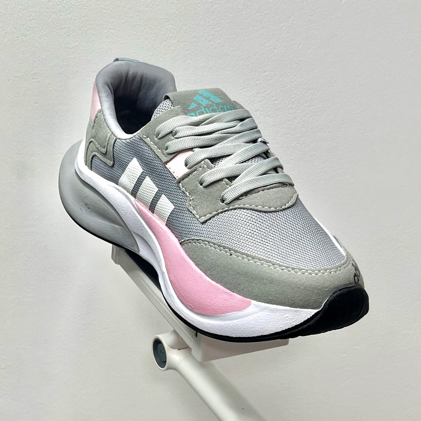 Tenis Adidas Bounce 2.0 Femenino - Running con Tecnología de Amortiguación y Suela Flexible