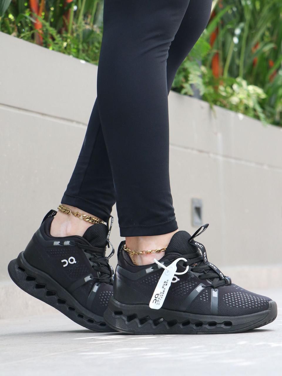 Tenis On Cloud Surfer Femenino - Running con Tecnología CloudTec y Suela Reactiva