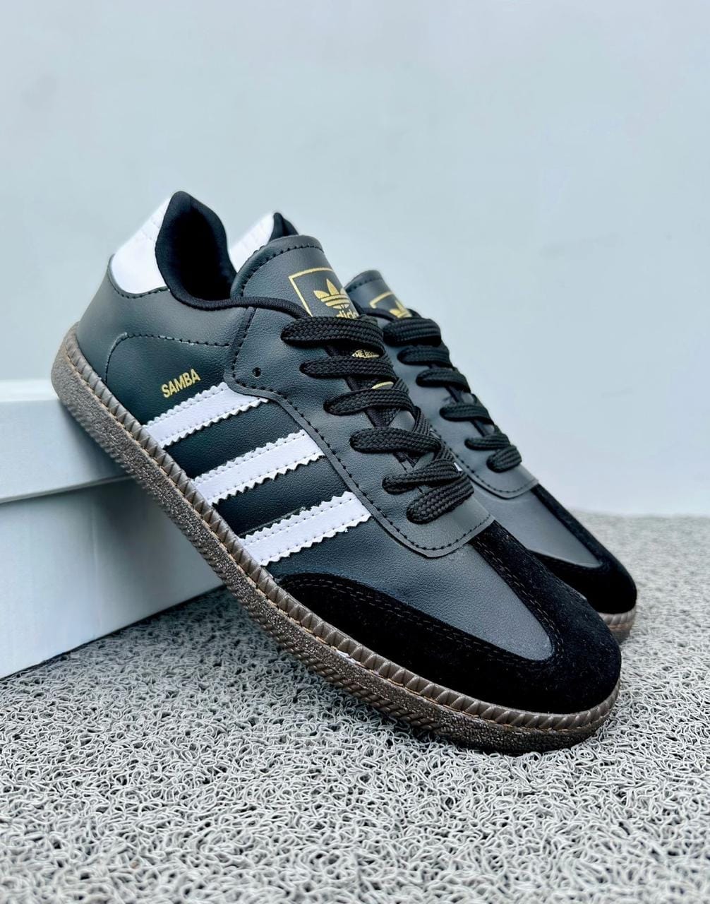 ZAPATILLA ADIDAS SAMBA, Estilo Urbano Atemporal - Unisex Blanco y Negro
